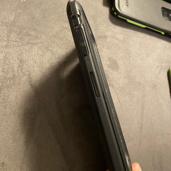 Under armour phone case iPhone 7+ - Picture 2 of 2